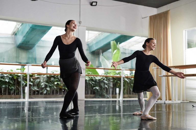 Mastering Rhythm: The Key to Expressive Stage Dance